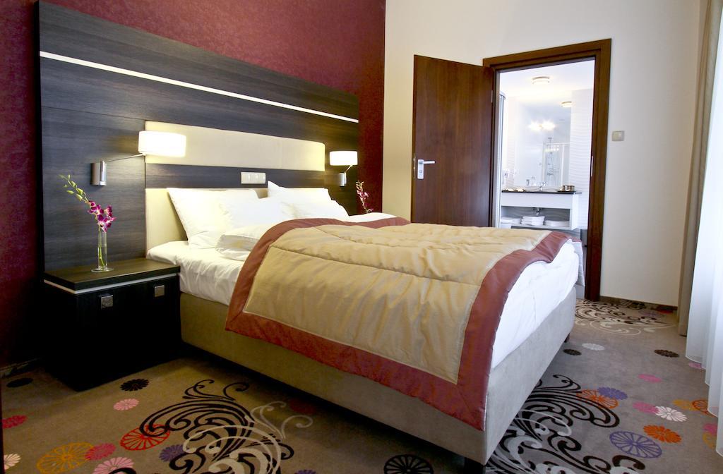 Hotel Szafran Czeladź Exteriör bild